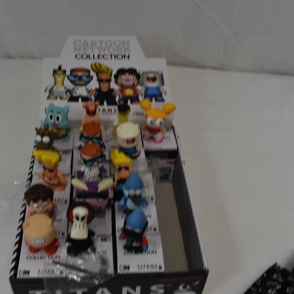 Titans The Cartoon Network 3" Vinyl Figures Complete Set of 16 In Display Box - Picture 3 of 16